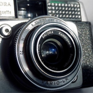 Appareil Photo Argentique DACORA DIGNETTE - Années 1960 - Format 24x26mm - Argenté