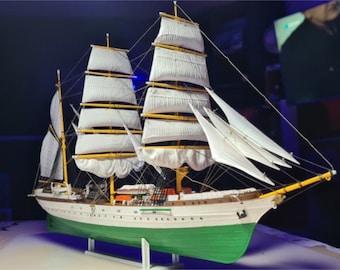 GORCH FOCK 1:253 Detailiertes Holzmodell Display Segelschiff Handgemacht und bemalt aus Holz 40x25cm 15,7x9,8in