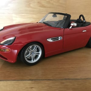 Bburago BMW Z8 (1999) Diecast Model Car - Scale 1/18 - Red - Diecast Metal Collectors Model - No Box - Vintage