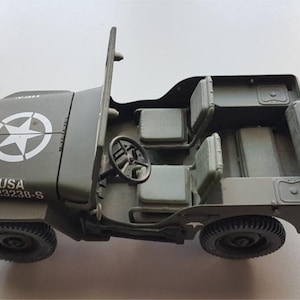 SOLIDO Wolrd War 2 US Army Willys Jeep Diecast Model Car - Scale 1/18 - Green - Diecast Metal Collectors Model - Vintage