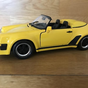 Maisto Porsche 911 Speedster (1989) Diecast Model Car - Scale 1/18 - Yellow - Diecast Metal Collectors Model - No Box - Vintage