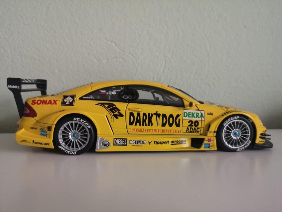 Maisto Mercedes-benz CLK-DTM (2004) Diecast Model Car - Scale 1/18
