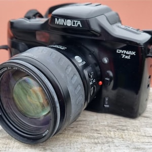 ミノルタ 7xi (1991) - アナログヴィンテージカメラ - 35 mmフィルム - ミノルタ AFズーム 28-105 mm f/3.5 (1:3.5) レンズ - テスト済み、動作確認済み