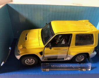 1992 Tamiya Mitsubishi Pajero Super Exceed 1:24 Scale Model Kit
