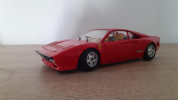 Bburago 1984 Ferrari 288 GTO Diecast Model Car - Scale 1/24 - Red