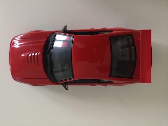 Maisto Ford Mustang SVT Cobra R (2000) Diecast Model Car - Scale 1