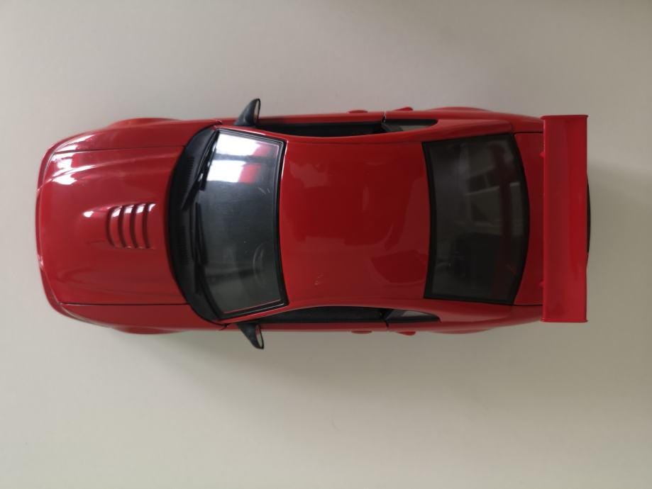 Maisto Ford Mustang SVT Cobra R (2000) Diecast Model Car - Scale 1