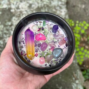 Cauldron Candle with Crystals: Vegan Coconut Soy Wax, Sandalwood Scent