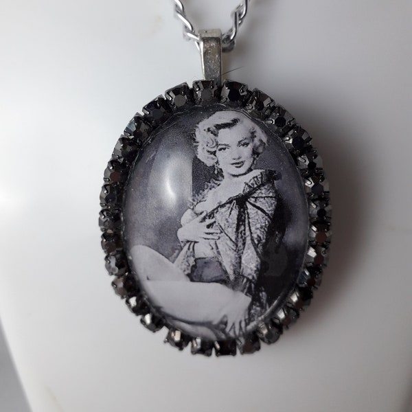 Collier rétro Marilyn Monroe