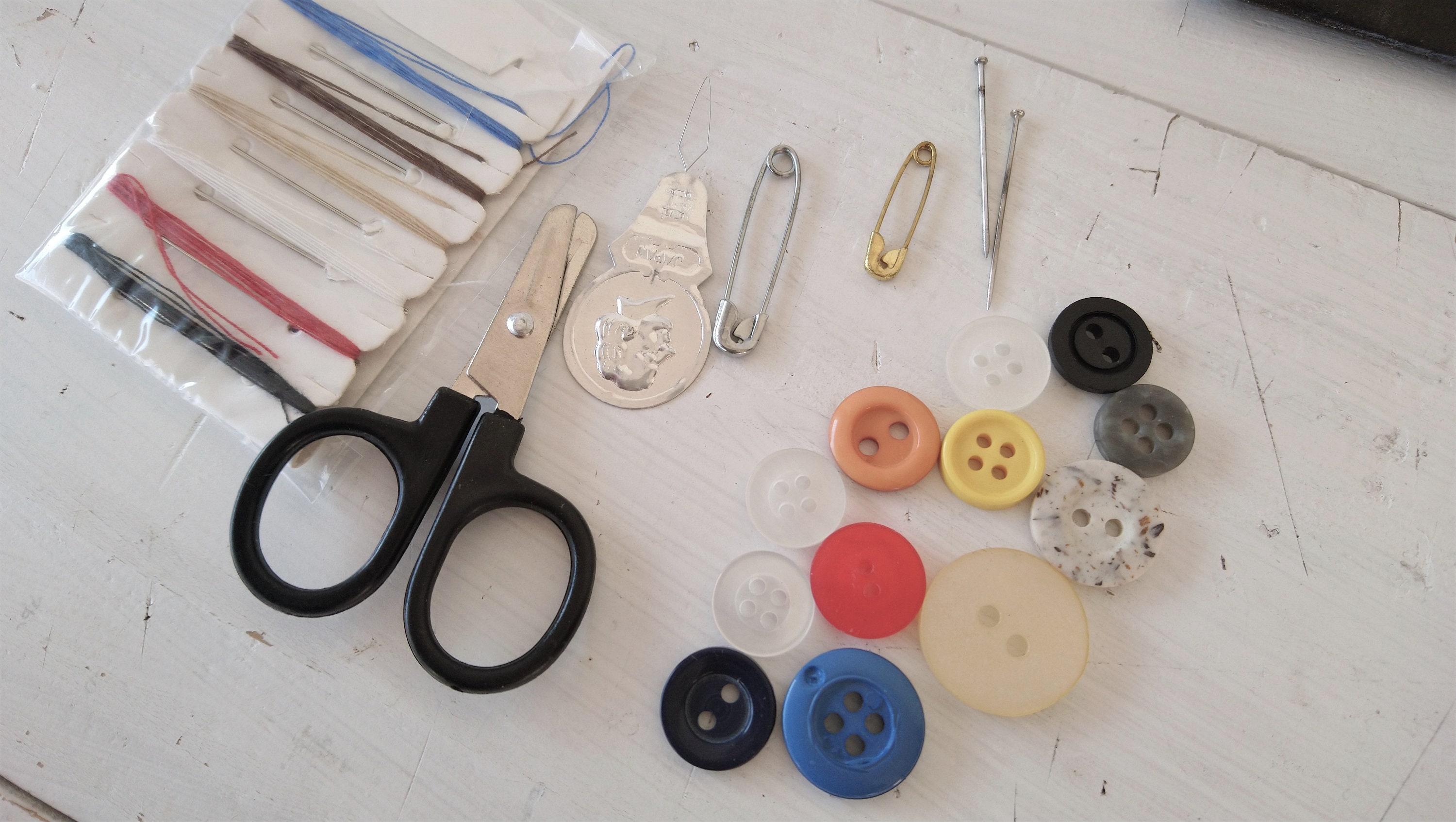 Vintage Travel Sewing Kit / Pocket Sewing Set / Emergency | Etsy
