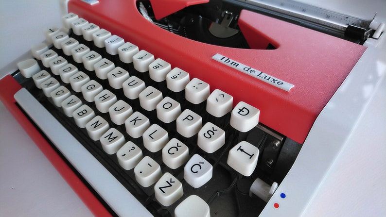 RED PRICE for BLACK December Typewriter Vintage Typewriter Unis Typewriter Typewriter Office Red typewriter unis red traveller
