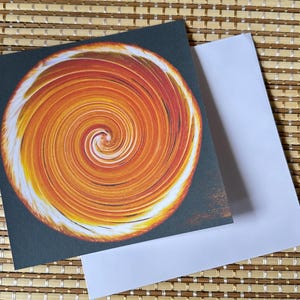 Tourbillon orange - carte de voeux vierge de 5 x 5 - enveloppe incluse - papier cartonné de qualité - archives - une petite oeuvre d'art pour vous