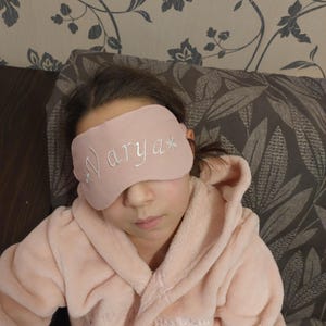 オーガニックヘンプ睡眠マスク。パーソナライズされた刺繍入りナイトアイマスク。エコアイマスク。バイオ睡眠グラス。花嫁アイマスク。睡眠用トラベルマスク。ギフト