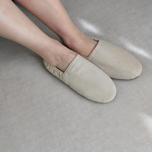 Hemp indoor slippers,unbleached and undyed.Women&#39;s and men&#39;s home booties.Closed, with soft soles.Organic home slippers.Ballet slippers.Gift
