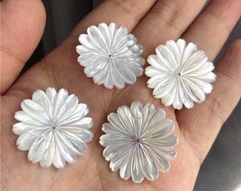 High Quality Genuine White Carved Flower Shell Dual-use Pendant Brooches Jewelry High Quality Genuine White Carved Flower Shell Dual-use Pendant Brooches Jewelry
