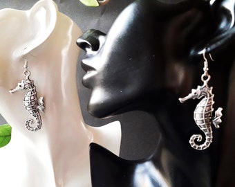 Orecchini cavalluccio marino in argento, grande regalo insolito per lei, orecchini elemento colore argento, gioielli cavalluccio marino d'argento, gioielli ispirati alla natura