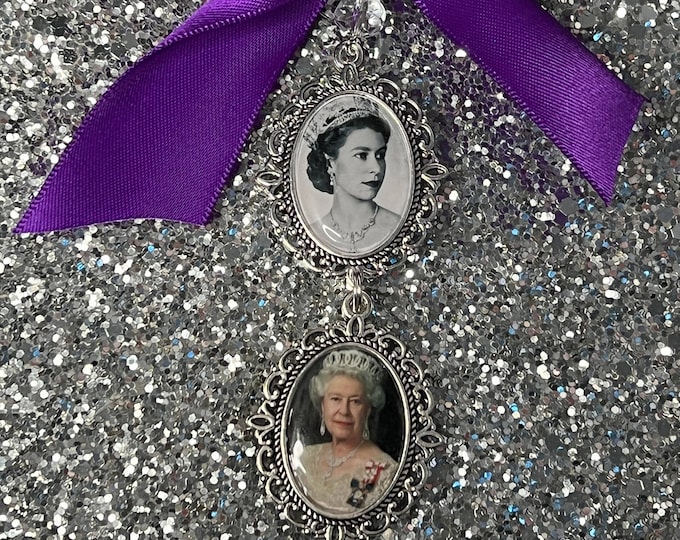 Queen Elizabeth 2 Oval Royal Order Oval Charm/Princess Kate/Diana/Camilla/Memory/Memorial/Royal Family/Remembrance/HRH/Duchess/Jubilee/RIP