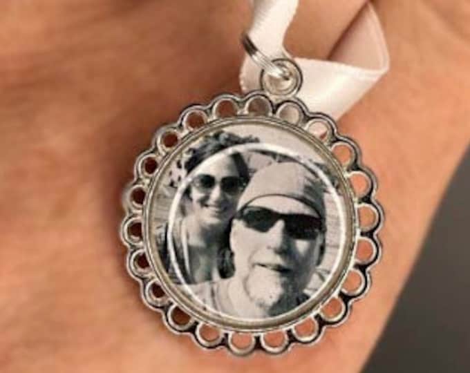 Memory remembrance bouquet charm, locket, brooch personalised with any photo. keepsake with ribbon.Wedding flower Bride Ideas.Loved one. Pet
