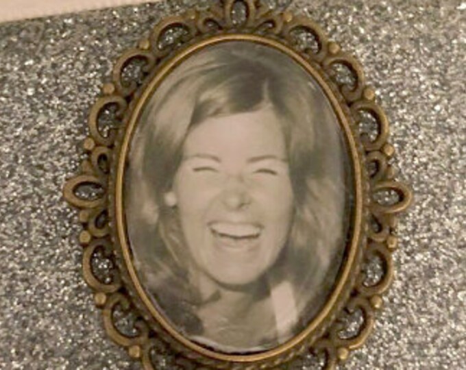 Memory remembrance bouquet charm, locket, brooch personalised with any photo. Bronze Oval shape keepsake with ribbon. Wedding flower Bride