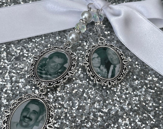 Memory remembrance bouquet charm, locket, brooch personalised with any photo. Oval shape keepsake with ribbon. Wedding flower Bride Ideas