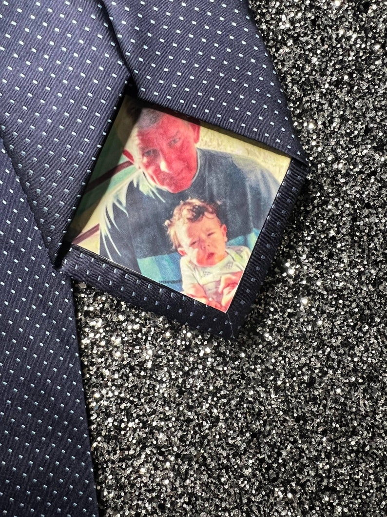 Foto personalizada para planchar en etiqueta de corbata/Papá/Etiqueta de traje/Parche de corbata/Parche de corbata/Regalo del padre de la novia/Novio/Etiqueta de agradecimiento/Inserto de corbata de boda imagen 1