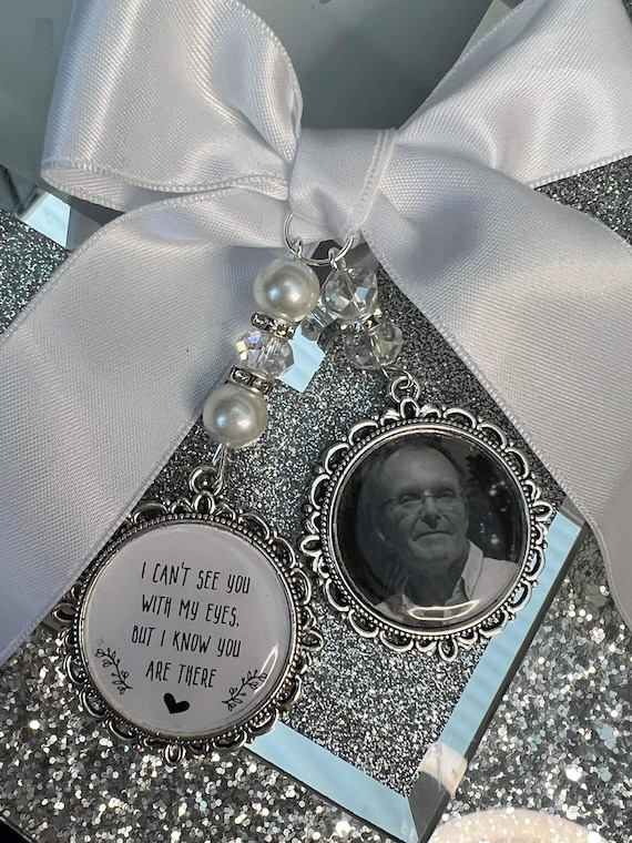 I Can’t See You With My Eyes/Loving Memory/Memory Charm/Memorial/Locket/Brooch/Personalised With Any Photo/Bride/Wedding/Heaven