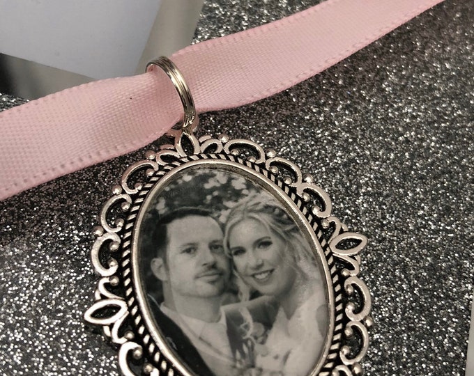 Memory remembrance bouquet charm, locket, brooch personalised with any photo. Oval shape keepsake with ribbon. Wedding flower Bride Ideas