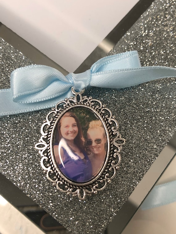 Memory remembrance bouquet charm, locket, brooch personalised with any photo. Oval shape keepsake with ribbon. Wedding flower Bride Ideas