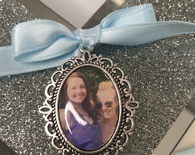 Memory remembrance bouquet charm, locket, brooch personalised with any photo. Oval shape keepsake with ribbon. Wedding flower Bride Ideas