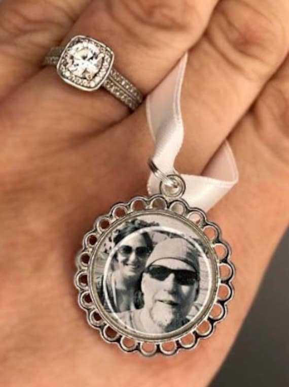 Memory remembrance bouquet charm, locket, brooch personalised with any photo. keepsake with ribbon.Wedding flower Bride Ideas.Loved one. Pet