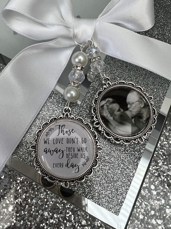 Wedding Bridal Bouquet Photo Charm/Loving Memory/Memory/Memorial/Personalised/RIP/Bride/Heaven/Those We Love Don’t Go Away/Mom/Mum/Dad