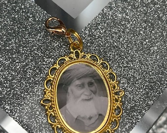 Memorial Memory remembrance photo gold colour charm clip/pin/bouquet charm/wedding/groom/best man/usher/personalized/personalised/keepsake