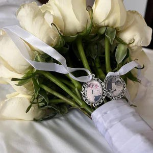 Memory remembrance bouquet charm, locket, brooch personalised with any photo. Oval shape keepsake with ribbon. Wedding flower Bride Ideas image 5