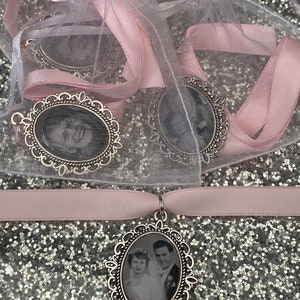 Memory remembrance bouquet charm, locket, brooch personalised with any photo. Oval shape keepsake with ribbon. Wedding flower Bride Ideas image 9