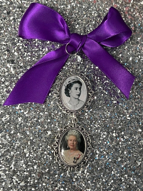 Queen Elizabeth 2 Oval Royal Order Oval Charm/Princess Kate/Diana/Camilla/Memory/Memorial/Royal Family/Remembrance/HRH/Duchess/Jubilee/RIP