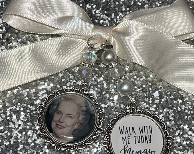 Walk with me today memaw loving memory charm locket brooch.Personalised with any photo.Ideal for wedding,bride.memorial keepsake,Swarovski,