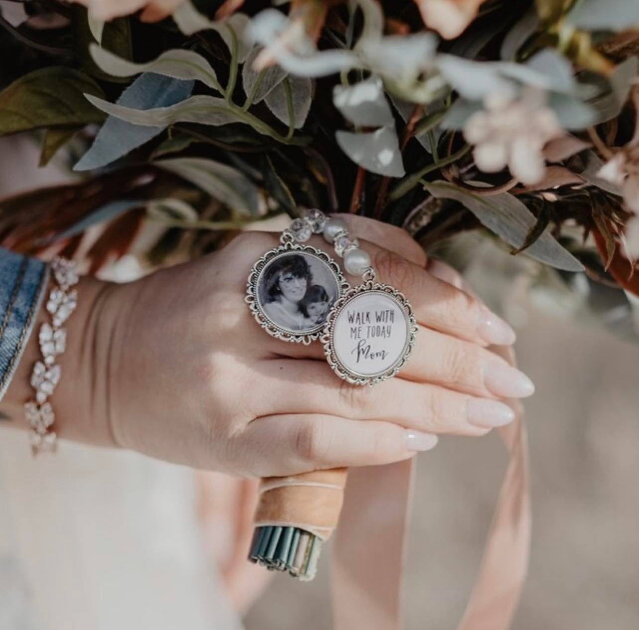 Photo Wedding Bouquet Charm includes Elegant Brooch & Pearls, Personalized  with your Picture, In Memory of Memorial Keepsake for Bride