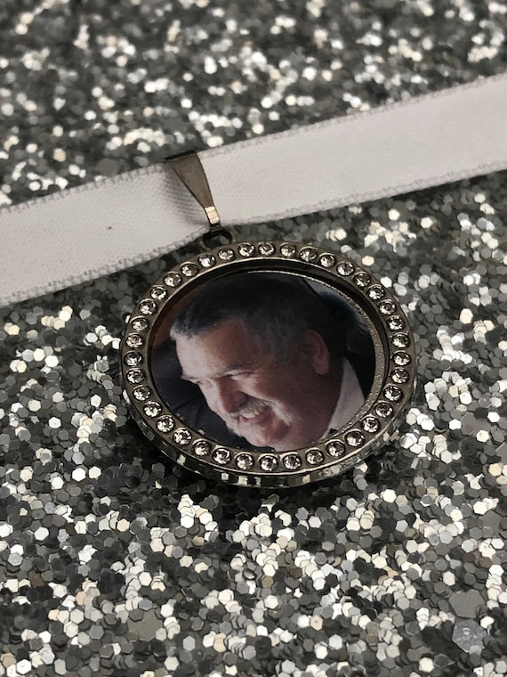 Memory remembrance bouquet charm, locket, brooch personalised with any photo.round diamante rhinestone keepsake with ribbon. Wedding Bride