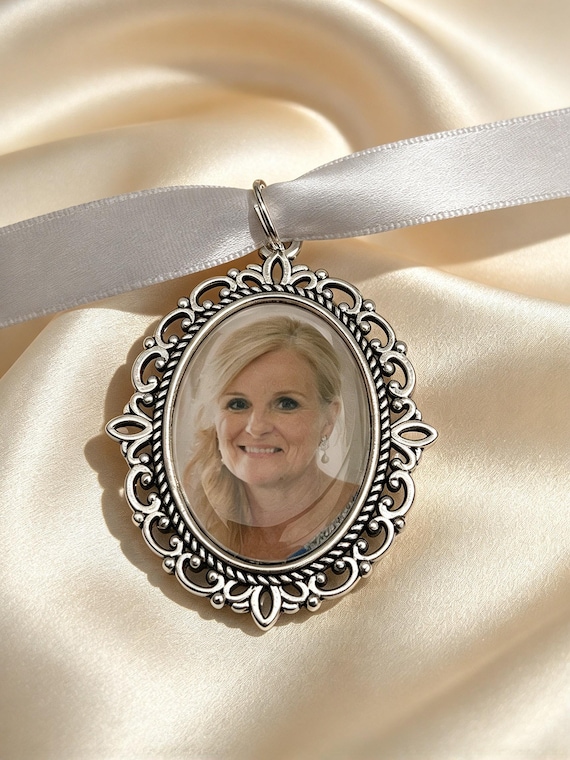Personalised Photo Bouquet Charm/Memorial Keepsake/Any Photo Oval Locket Charm/Wedding Remembrance Gift/Bride Something Old Keepsake/Ribbon