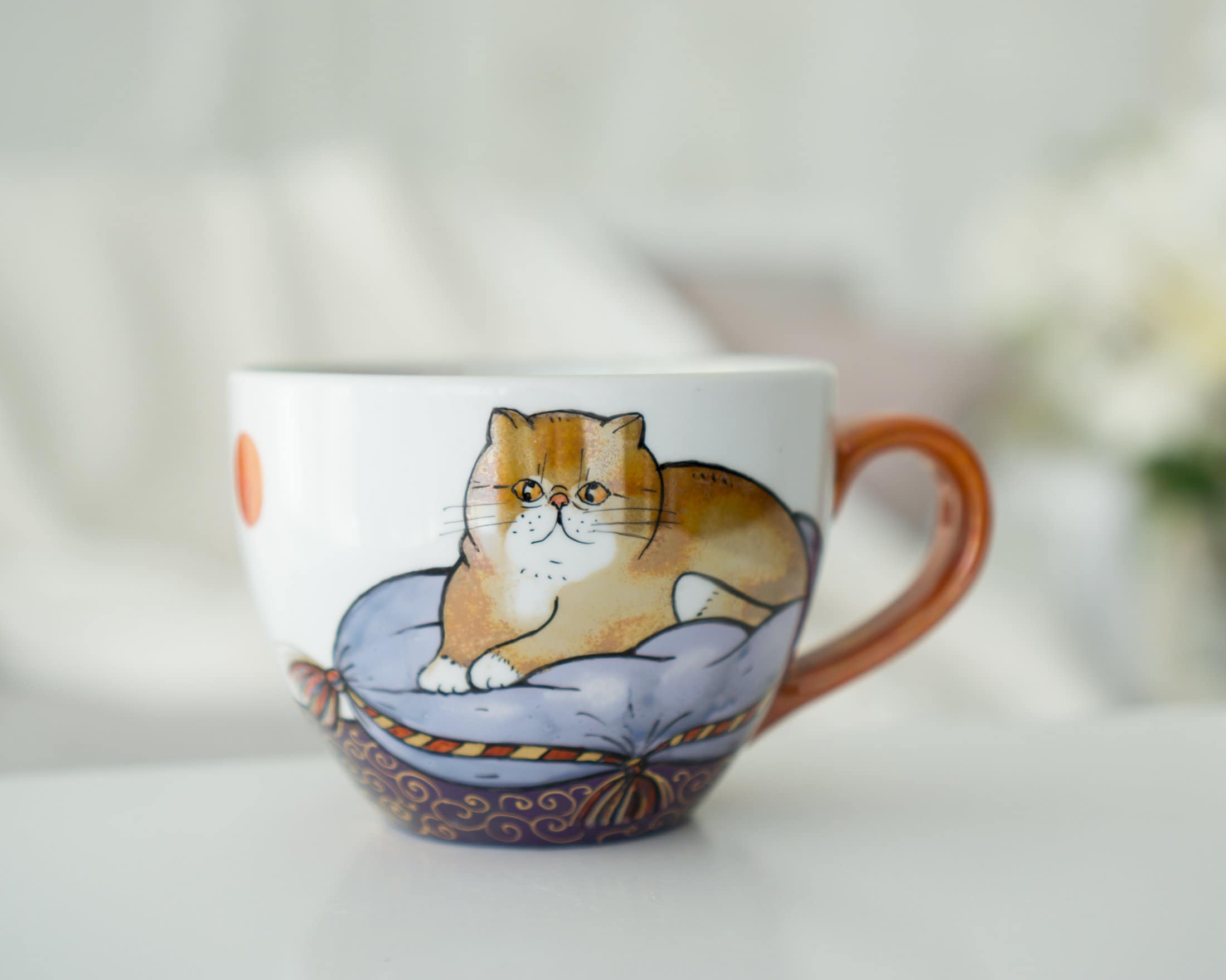 Hand painted porcelain cat mug. Cute cozy personalized custom design big mug for cat lovers and tea lovers.