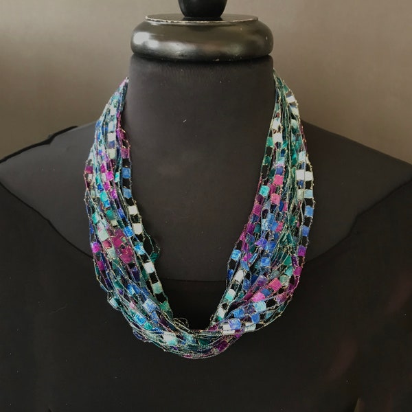 Lightweight Ribbon Necklace