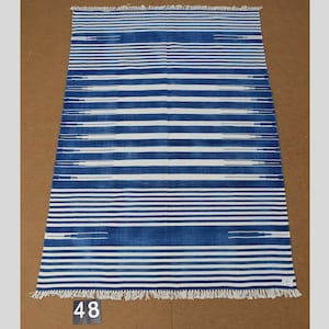 Alfombra Dhurrie de algodón a rayas azul índigo: 4x6, tejido plano indio hecho a mano