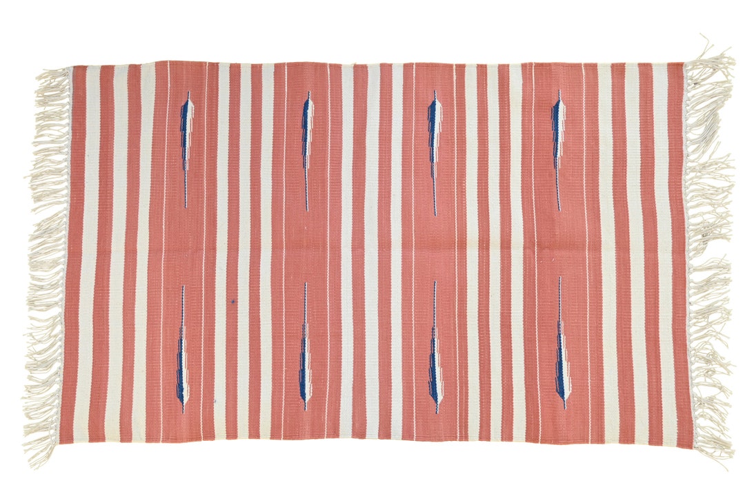 Modern Handmade Cotton Area Rug. Indian Dhurrie Rug Reversible Blush ...