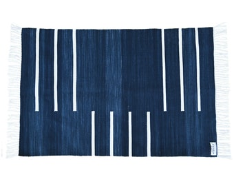 Handmade Indigo Cotton Dhurrie Rug, Modern Blue Accent Mat (2x3 ft)
