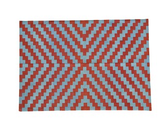 Handgewebter Dhurrie Teppich aus Baumwolle: Rot & Blau Geometrisch, Wendebar