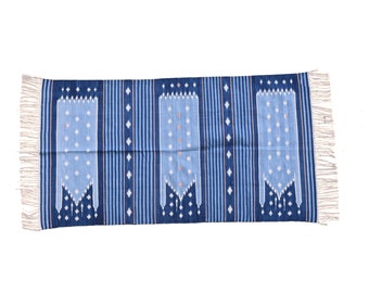 Handgefertigter Dhurrie-Teppich aus Baumwolle: Indigo gestreifter Teppich, Wendeteppich