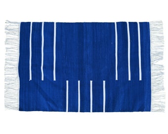 Handmade Cotton Dhurrie Rug: Blue Indigo Accent Mat (2x3 ft)