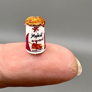 Yogurt cup 1:12 scale