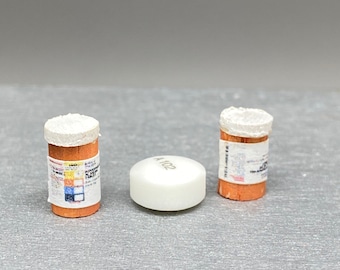 Miniature Prescription Medication Bottles 1:12 Scale Dollhouse Pharmacy Accessories
