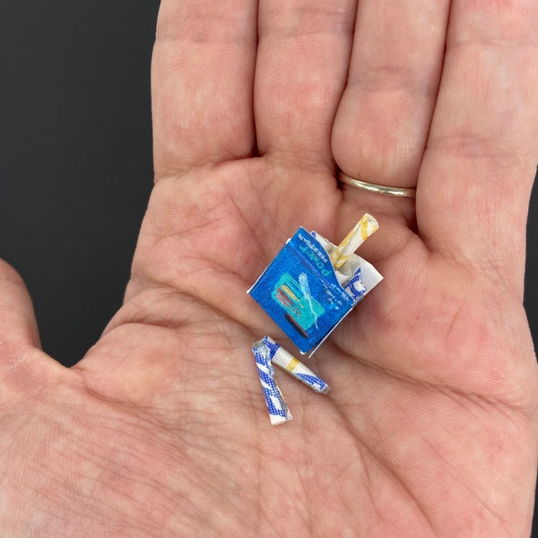 Miniature tampons 1:12 scale